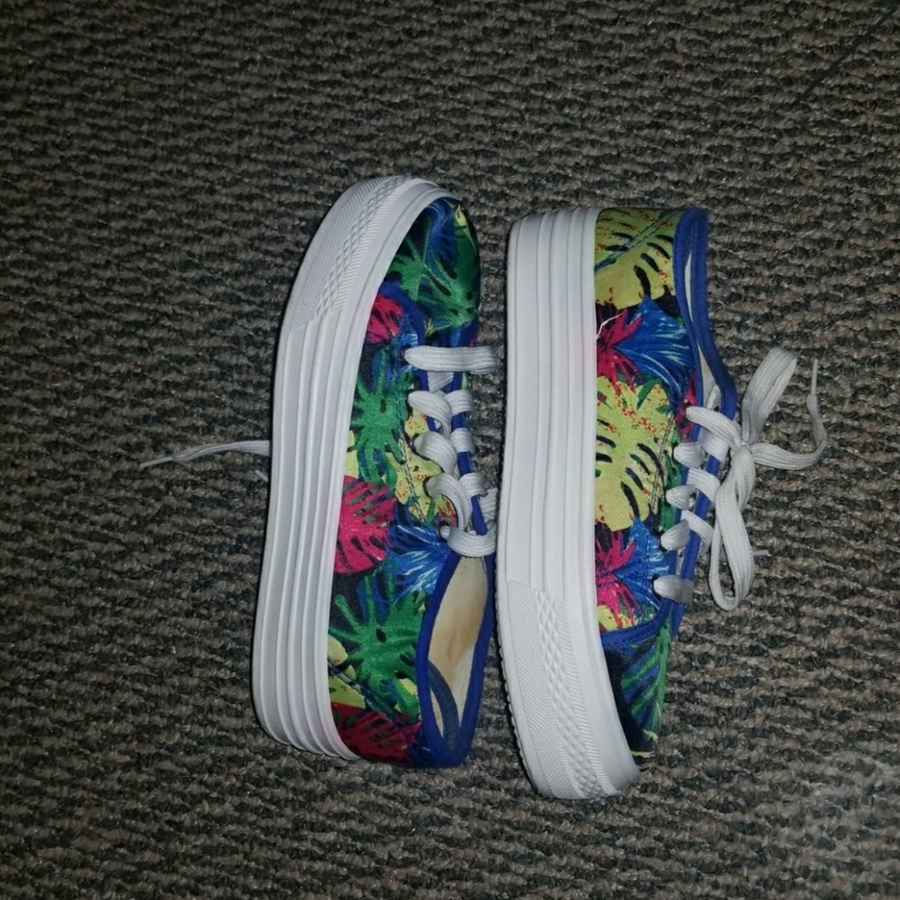 Cute creeper style worn like 2time sz. 7 - Picture 2 of 4